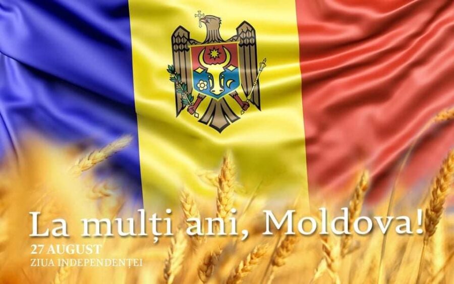 Feature image Drapelul Republicii Moldova și mesajul La mulți ani, Moldova – 27 august, Ziua Independenței
