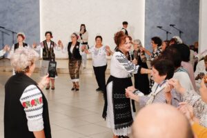 Horă la sărbătoarea dedicată vârstnicilor din Măgdăcești